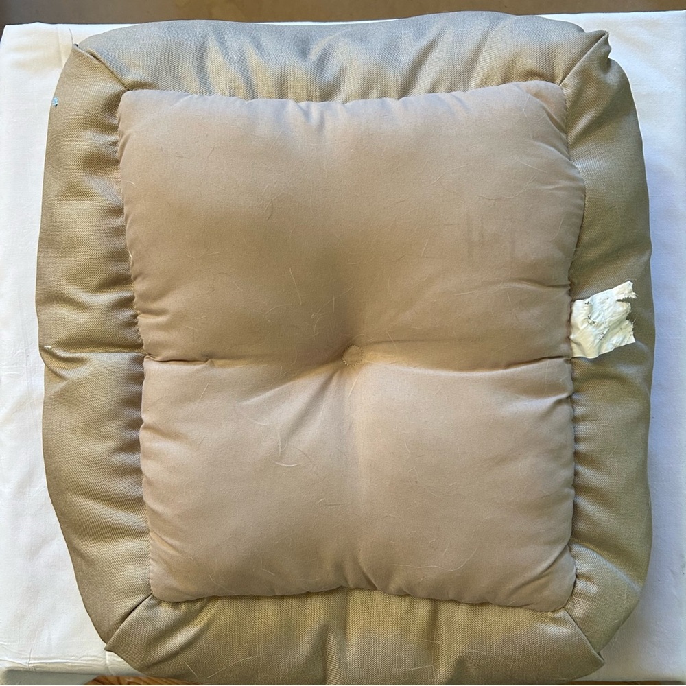 Cozy Pet Bed - Picture 4 of 7